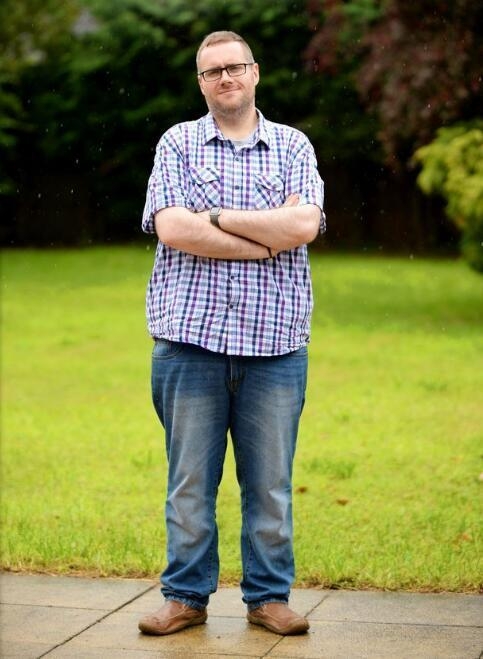 4百多斤男子20年没洗过澡 用15个月减掉近一半体重