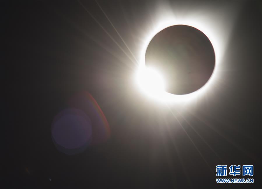 这是8月21日在美国俄勒冈州塞勒姆拍摄的日食新华社记者殷博古摄