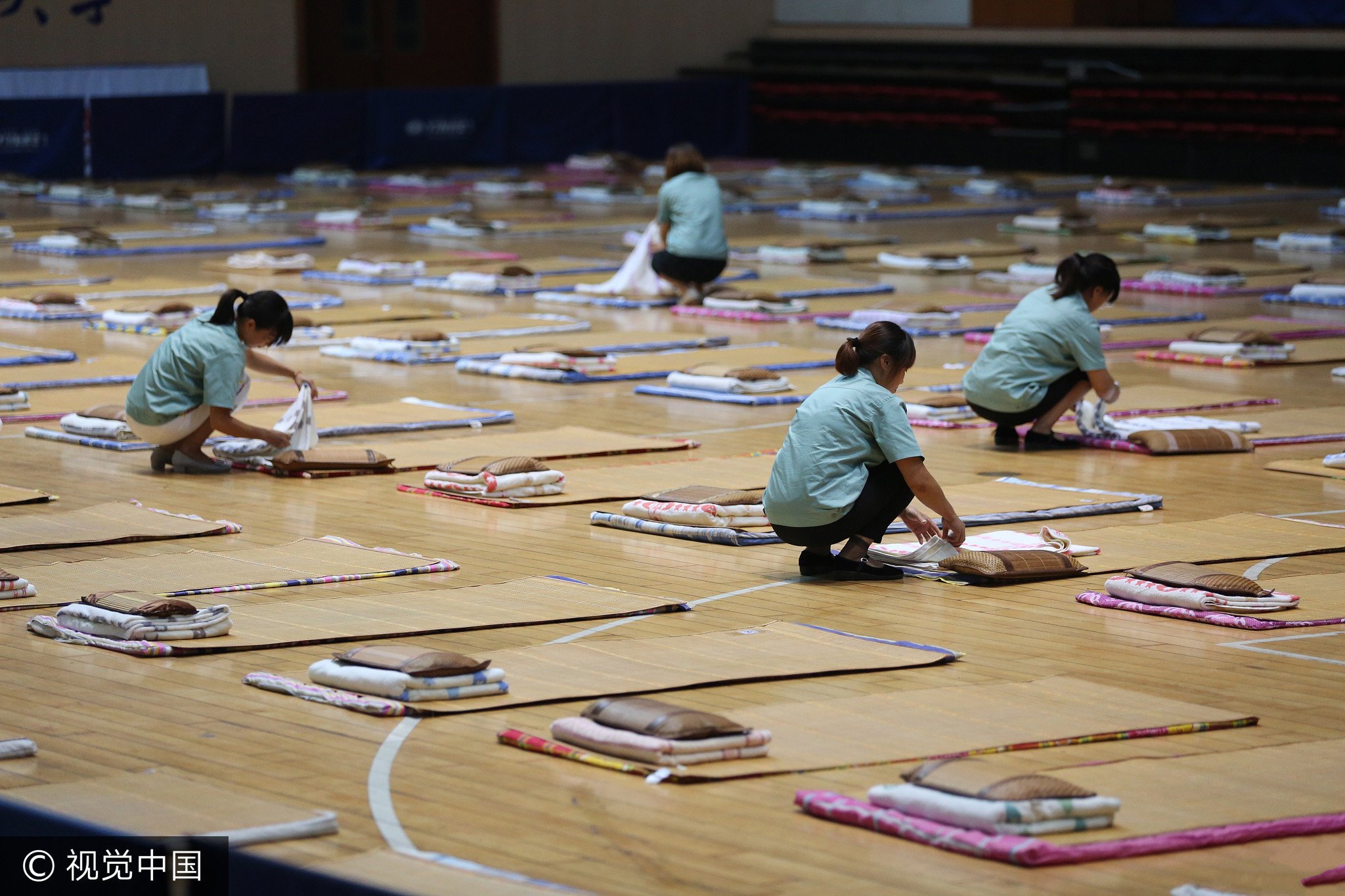 壮观陕西高校为新生家长设300个地铺