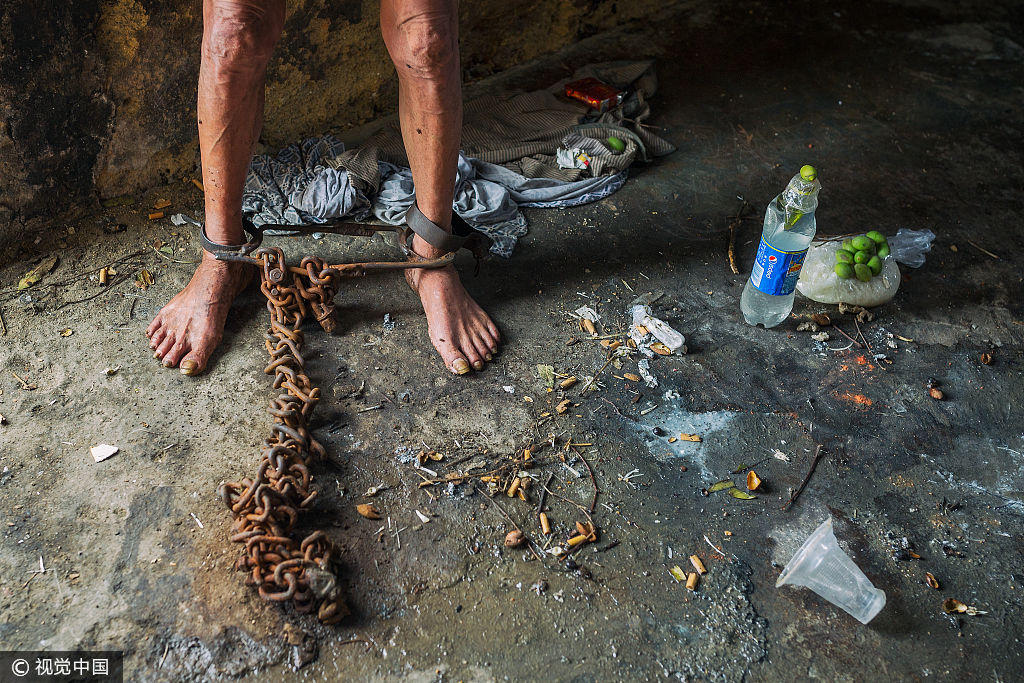 精神异常男子被锁17年 治疗后迎新生