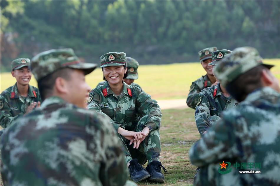 这些"女教头"何以让男兵也失色?_图片频道__中国青年网