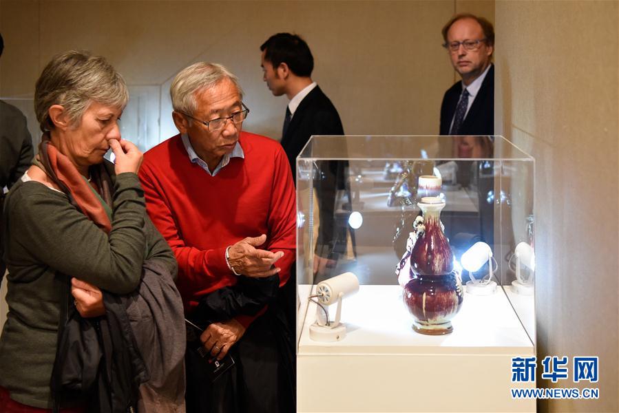 （XHDW）（1）中国钧瓷亮相巴黎展独特魅力