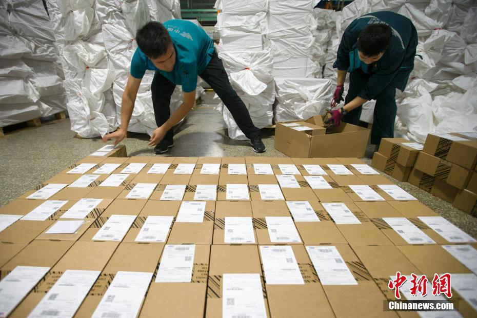 iphone8即将开售 商家全力备货