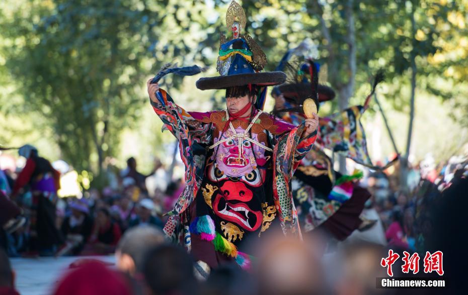 班禅驻锡地扎什伦布寺举行跳神节