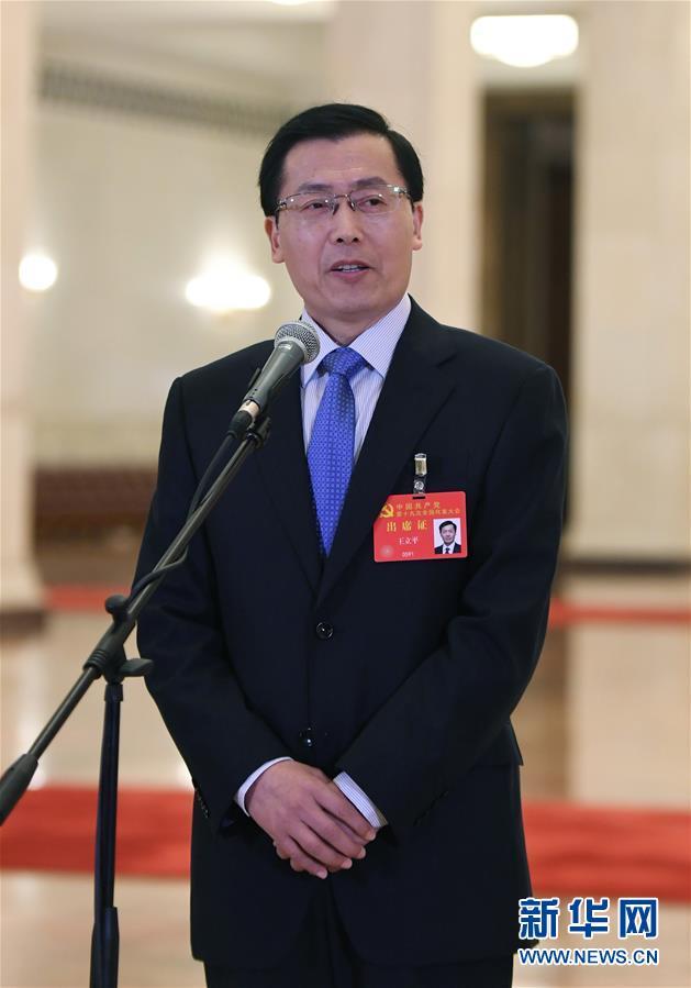 党代表通道第二次开启党代表接受采访212