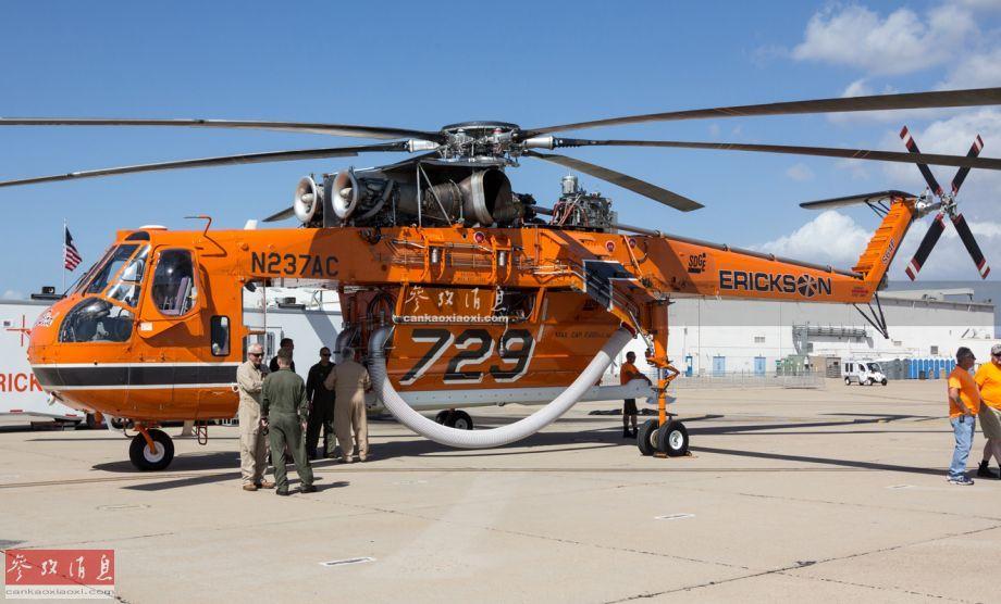图为参展的民用ch-54消防直升机.