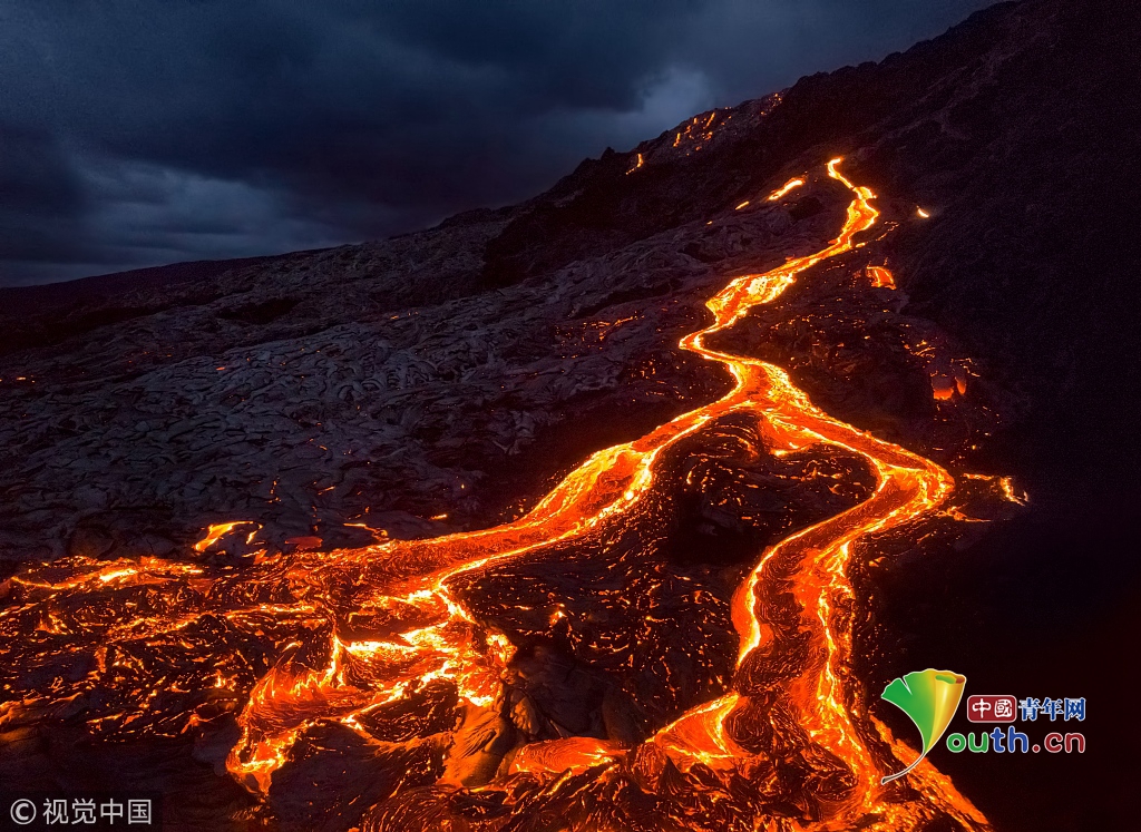 摄影师冒死拍摄"地狱之河" 无人机都被烤化