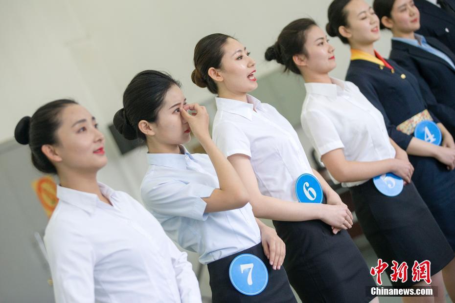 山西太原招空乘 18岁少女欲圆空姐蓝天梦