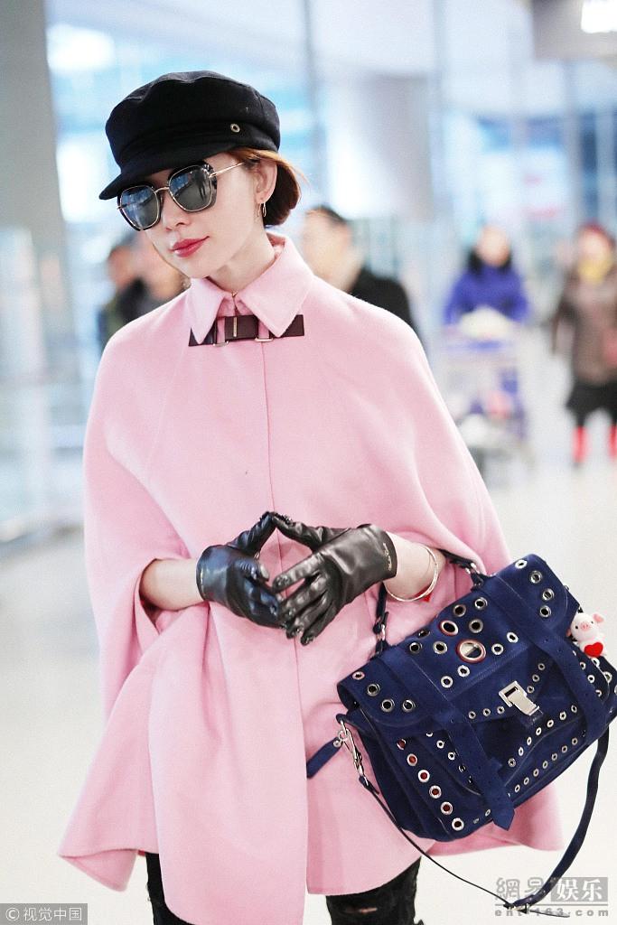 仙女本仙!林志玲穿粉嫩斗篷装美得冒泡