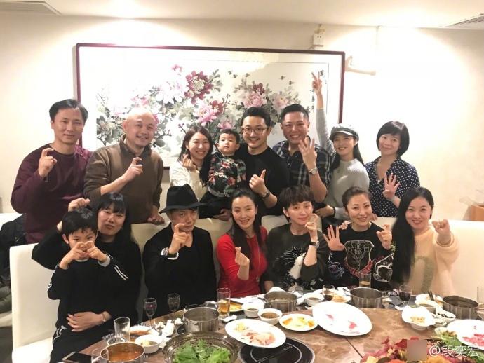 中戏94班聚会 段奕宏小陶虹24年同学再聚首