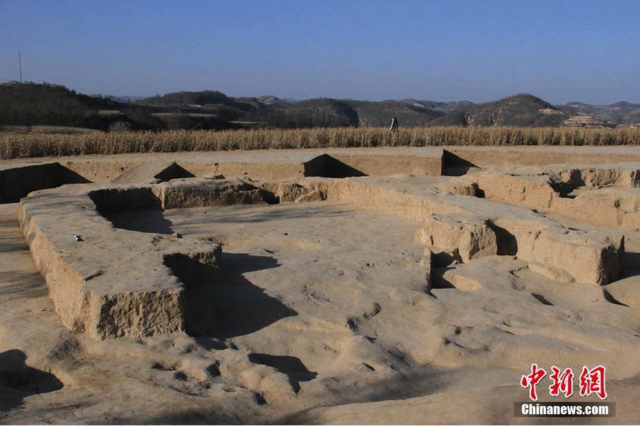 陕西延安发现4500年前遗址 出土大量文物(4/6)