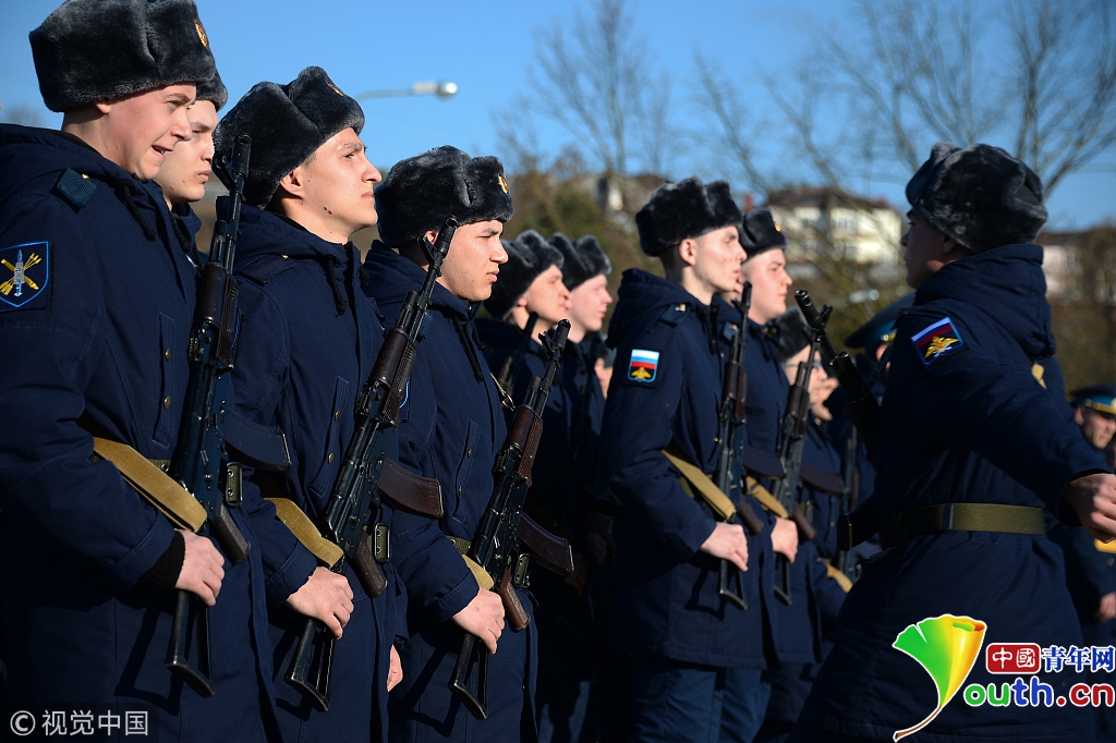 俄罗斯空军士兵索契宣誓就职