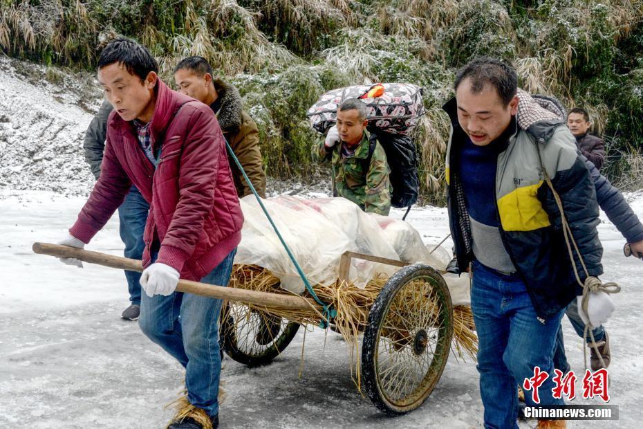 小时候拉板车的图片图片