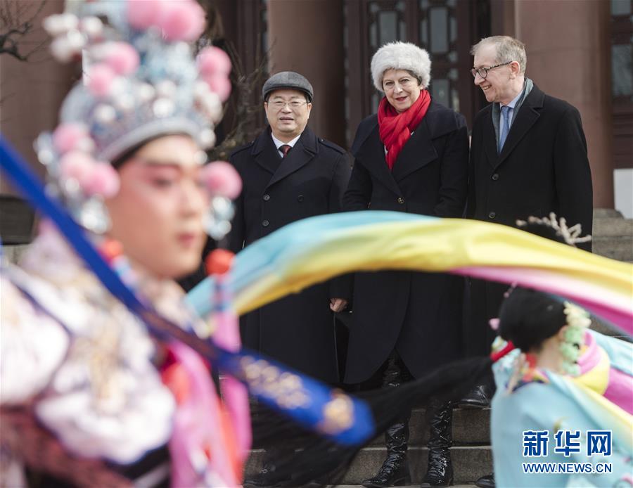 （时政）英国首相特雷莎·梅参观武汉黄鹤楼