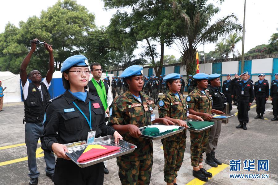 2月5日,聯合國維和警察防暴隊隊員在利比里亞首都蒙羅維亞參加告別