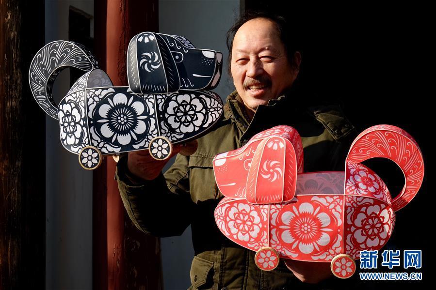 生肖狗传统手工艺作品迎新春_新闻频道__中国青年网