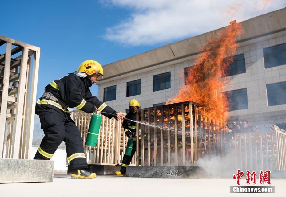布达拉宫文物消防演示 再铸守护遗产的"防火墙"