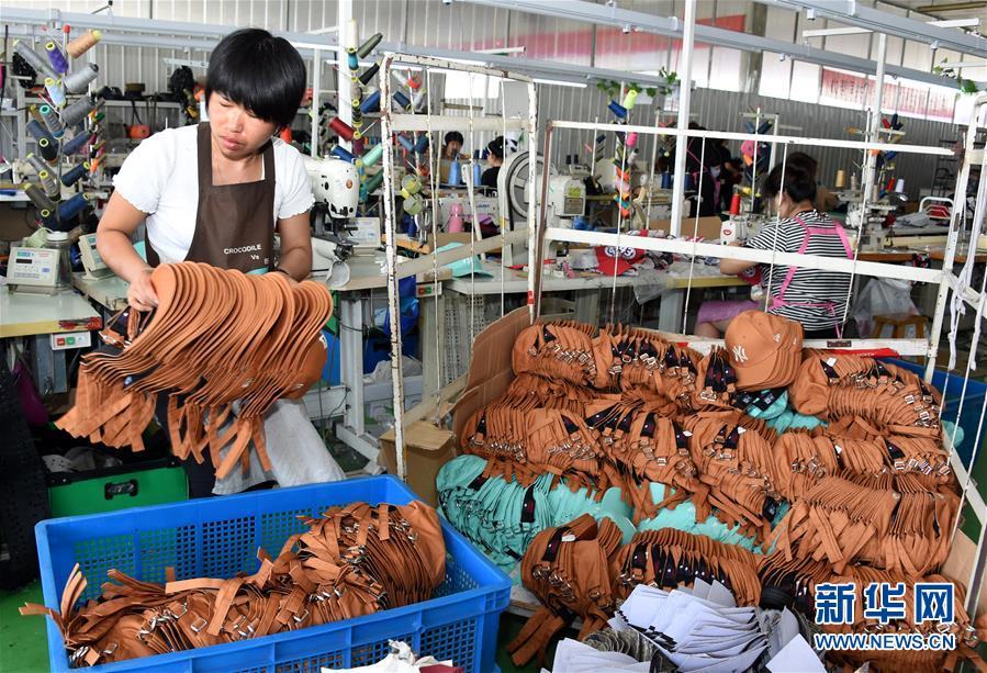 青岛:"制帽之乡"再谋腾飞