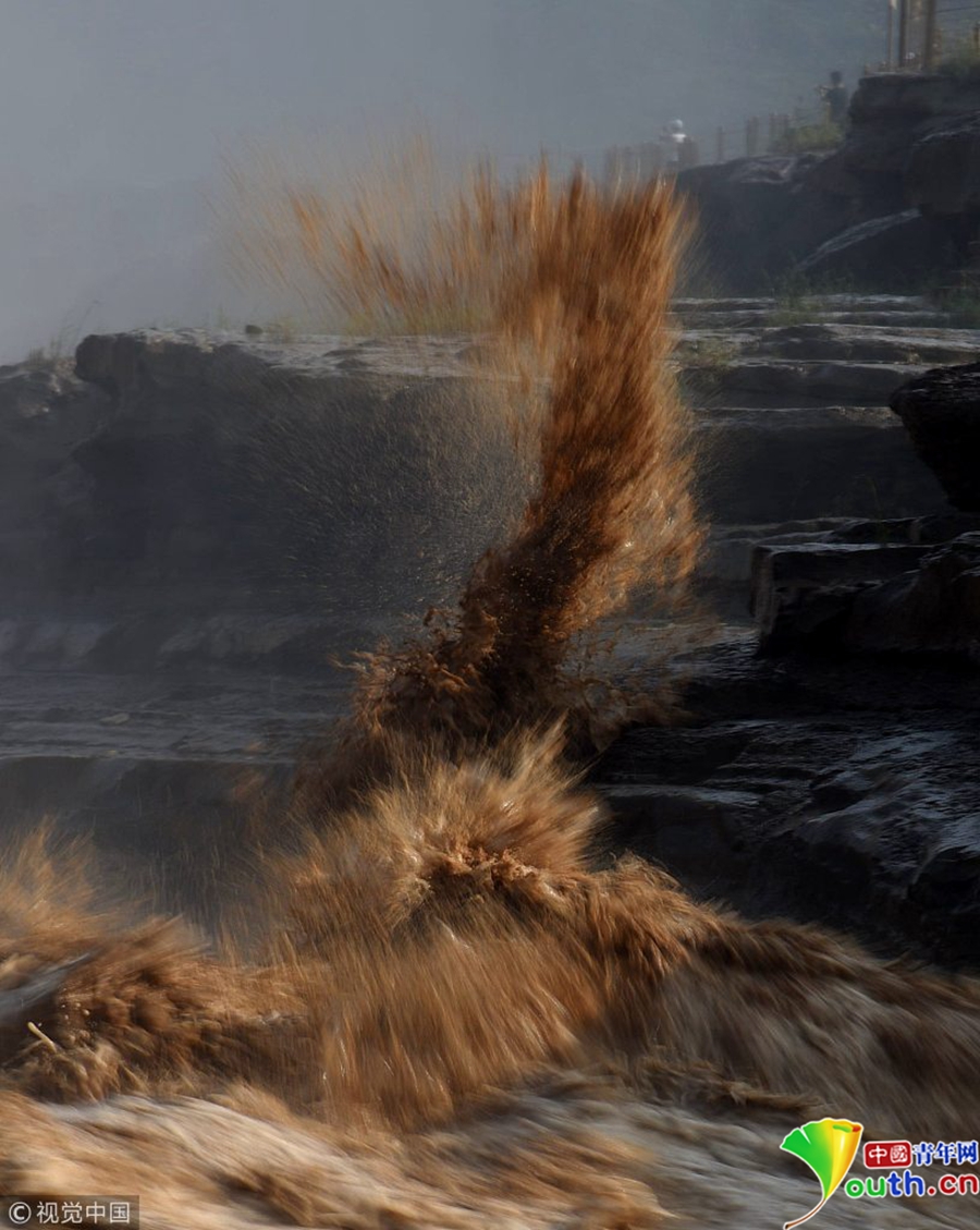 黄河壶口瀑布浊浪滔天 气势磅礴