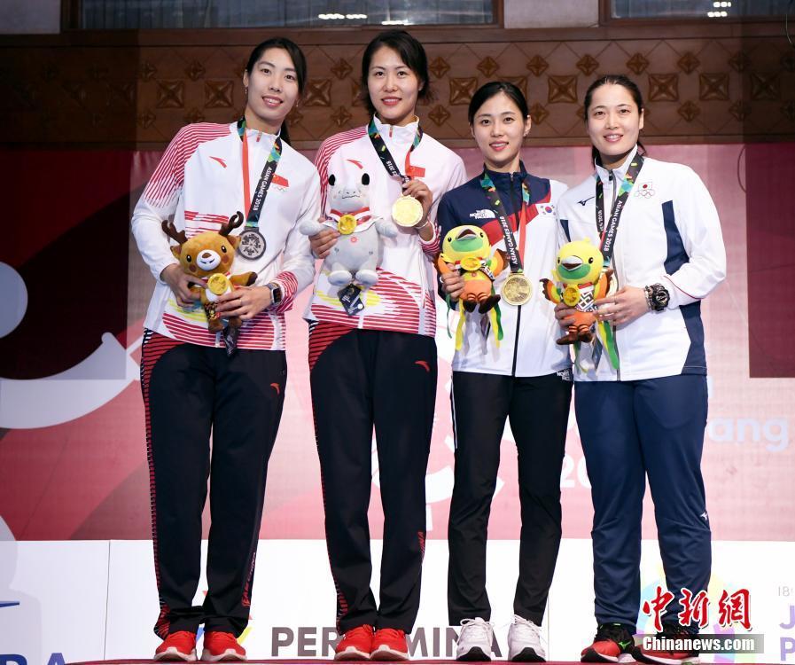 中国队包揽亚运会击剑女子佩剑个人冠亚军
