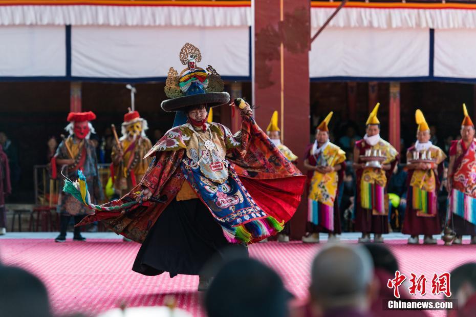 西藏扎什伦布寺举行一年一度跳神活动
