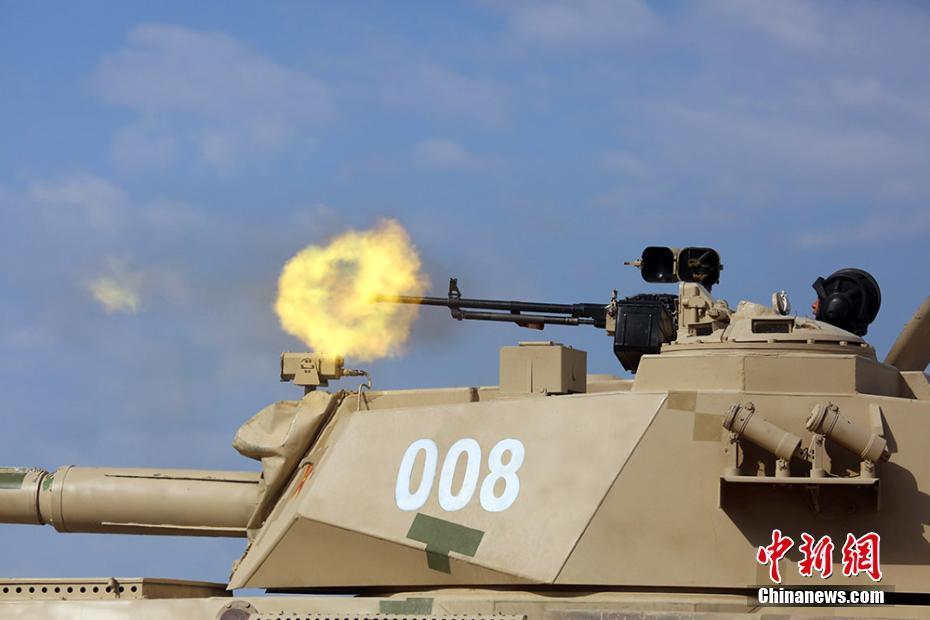 直击新疆军区某炮兵团进行实弹射击