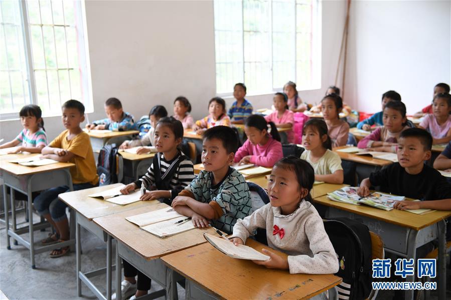 8亿元改善贫困地区义务教育薄弱学校基本办学条件,城乡教育均衡化程度