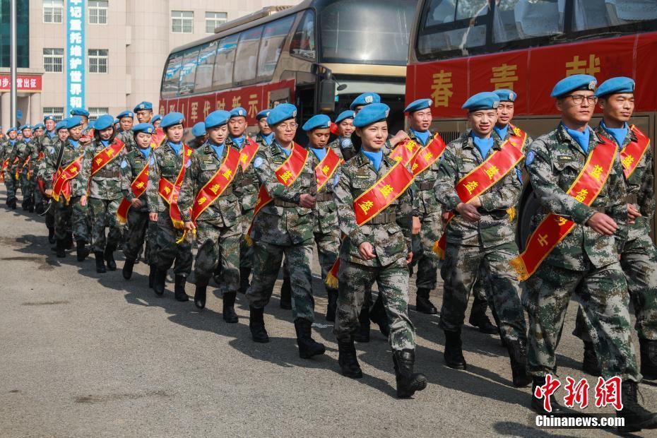 中国第五批赴南苏丹朱巴维和步兵营首批180名官兵出征