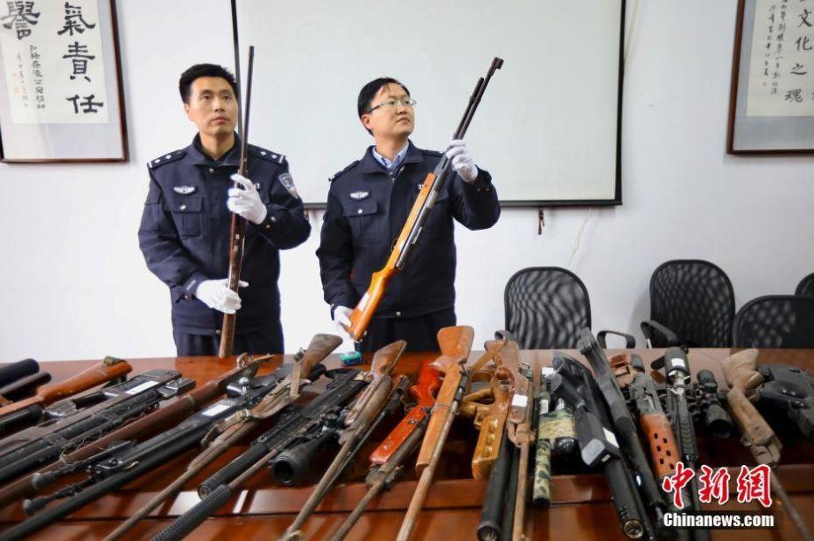 南京秦淮公安捣毁制贩枪支弹药窝点
