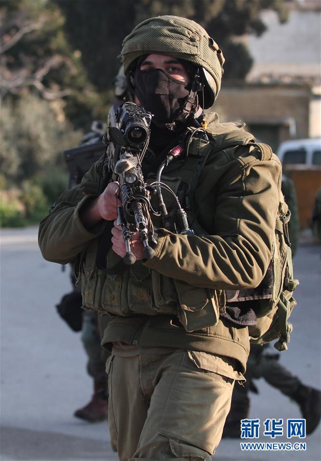 以色列军方搜寻疑似巴勒斯坦袭击者34