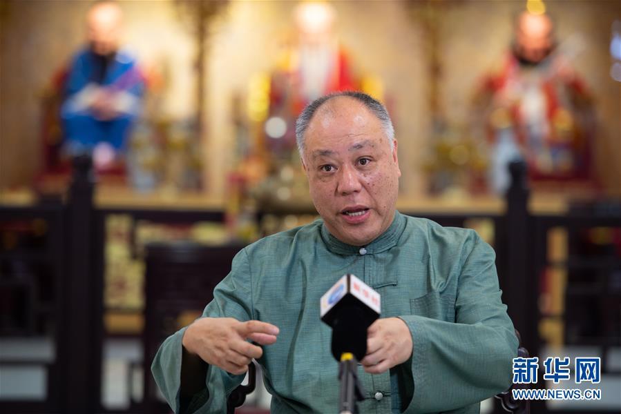 4月8日,澳门道教协会会长吴炳志接受新华社专访.