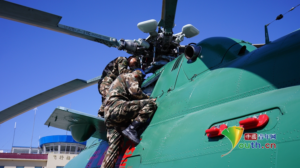 武警部队组织2019年度飞行骨干集训