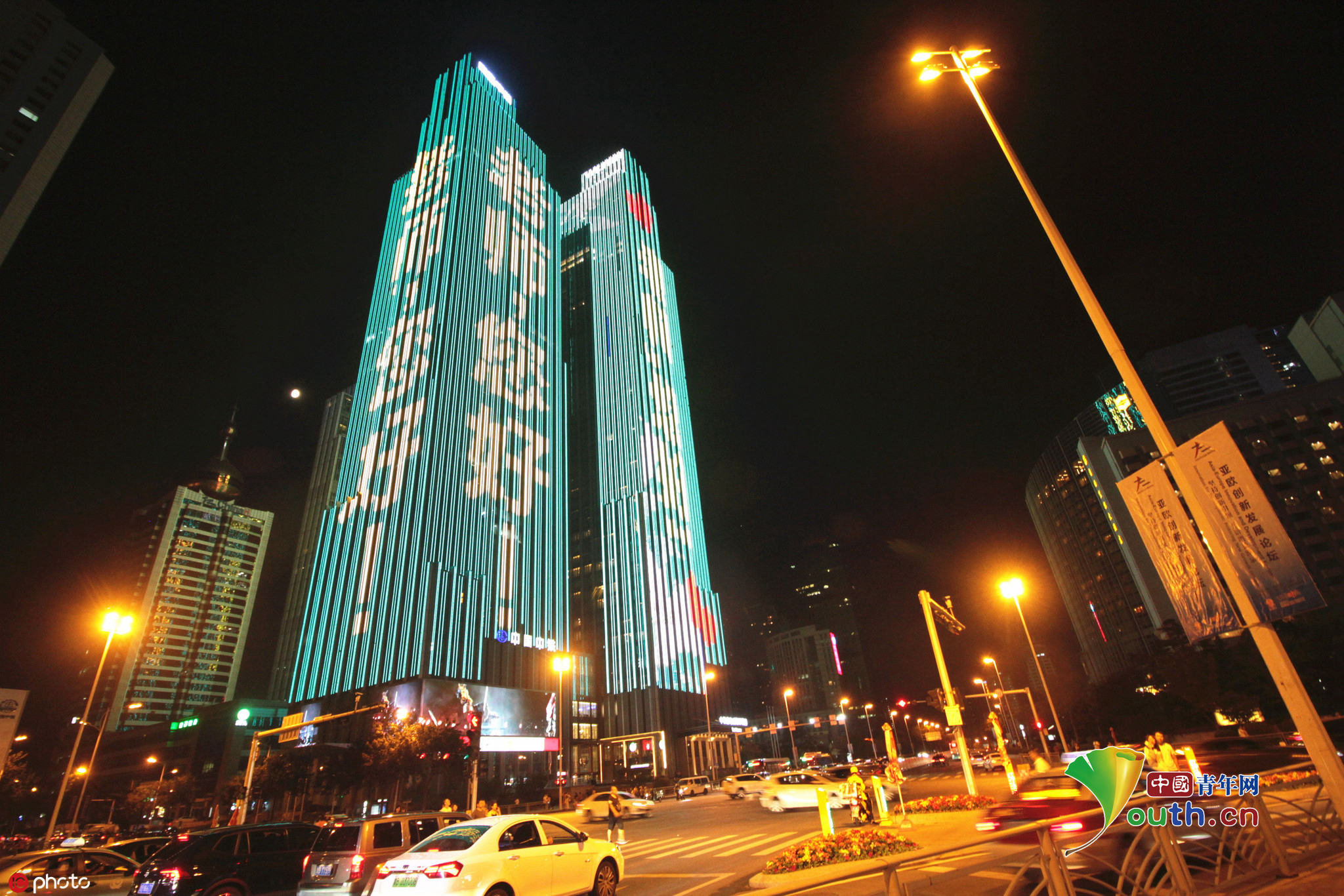 教师节最强应援全国各地地标建筑亮灯为老师打call