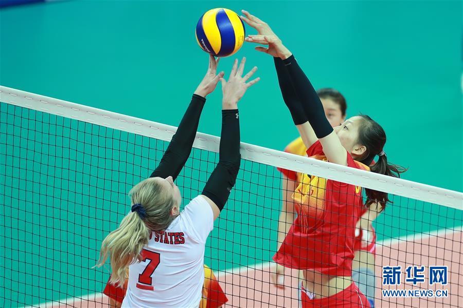 女排小组赛:中国队胜美国队