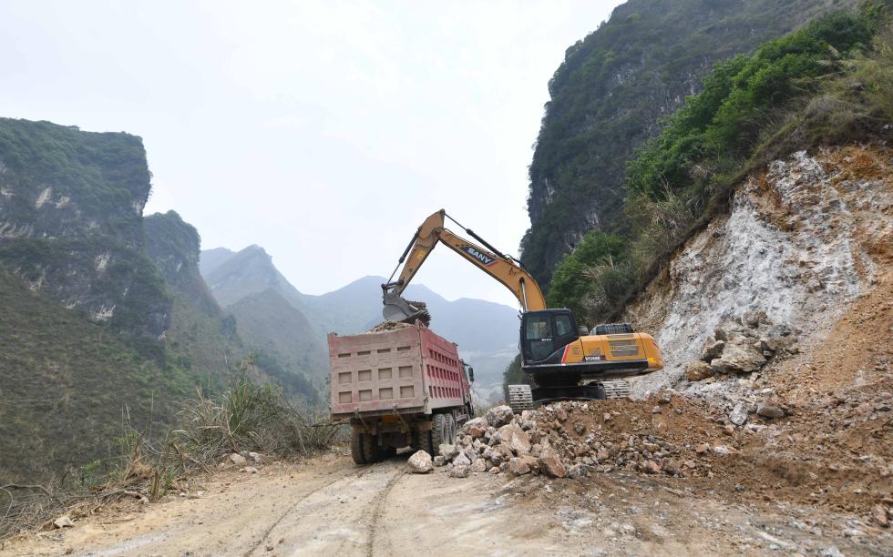 29万公里,实现所有建制村通硬化道路,20户以上自然村通砂石以上道路