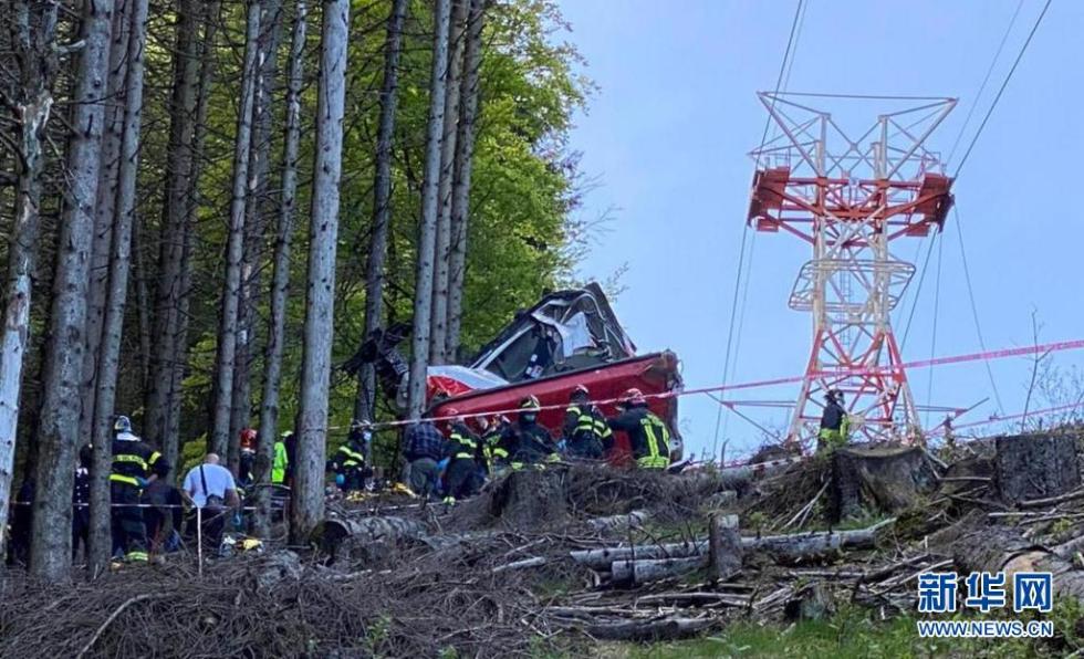 意大利缆车事故造成至少13人死亡