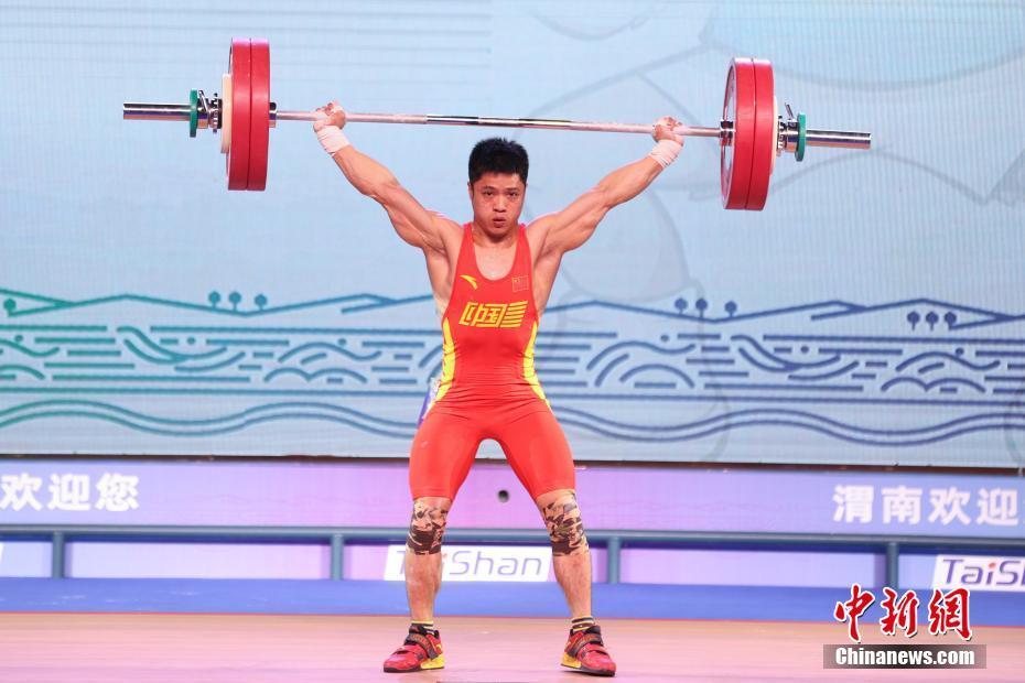 举重男子61公斤级决赛李发彬夺冠