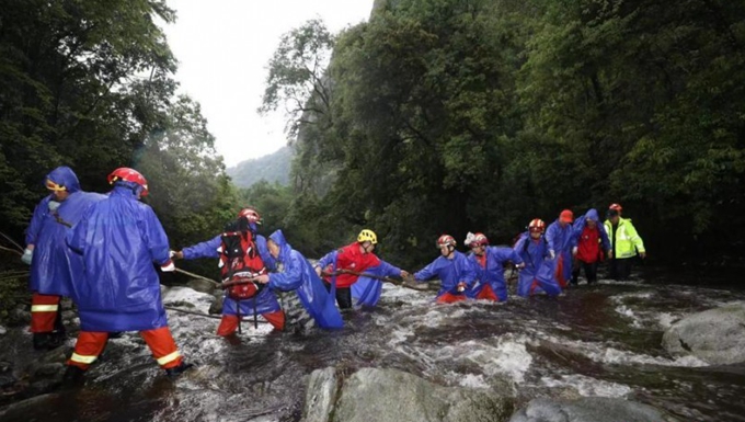 云南大理苍山13名失联人员全部找到 直击搜救现场.jpg