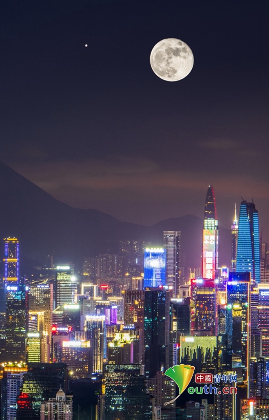 星月争辉 木星与明月上演"木星合月"浪漫天象——中国青年网