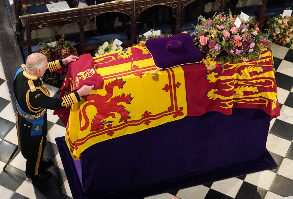 英国王太后葬礼图片
