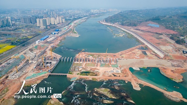 四川彭山：航电枢纽建设忙