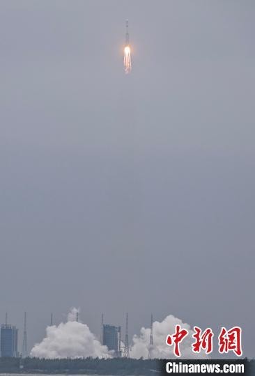 中国成功发射鹊桥二号中继星