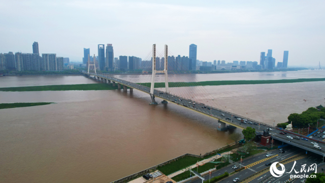 江西南昌:强降雨致赣江水位上涨