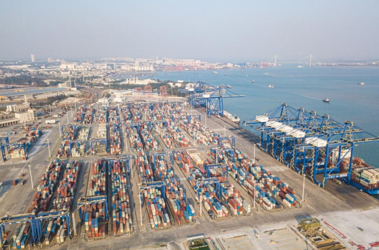 洋浦港2024年集装箱吞吐量首破200万标箱.jpg
